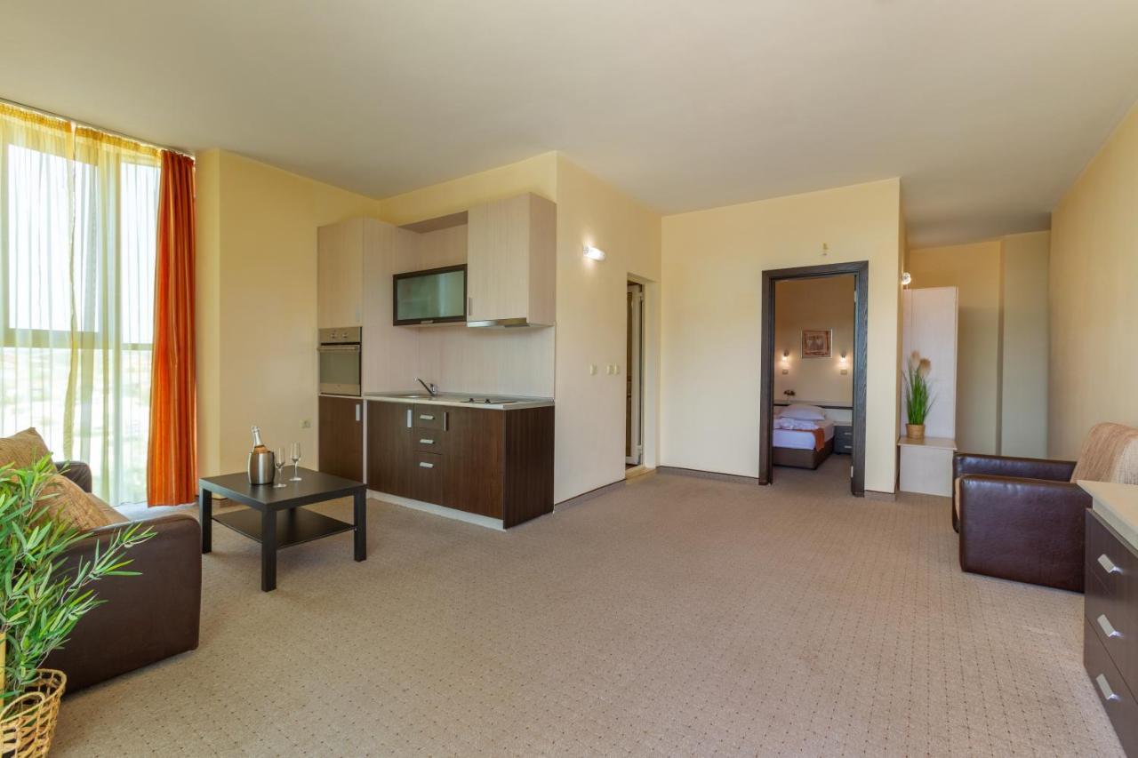 Hotel Julia Sveti Vlas Buitenkant foto