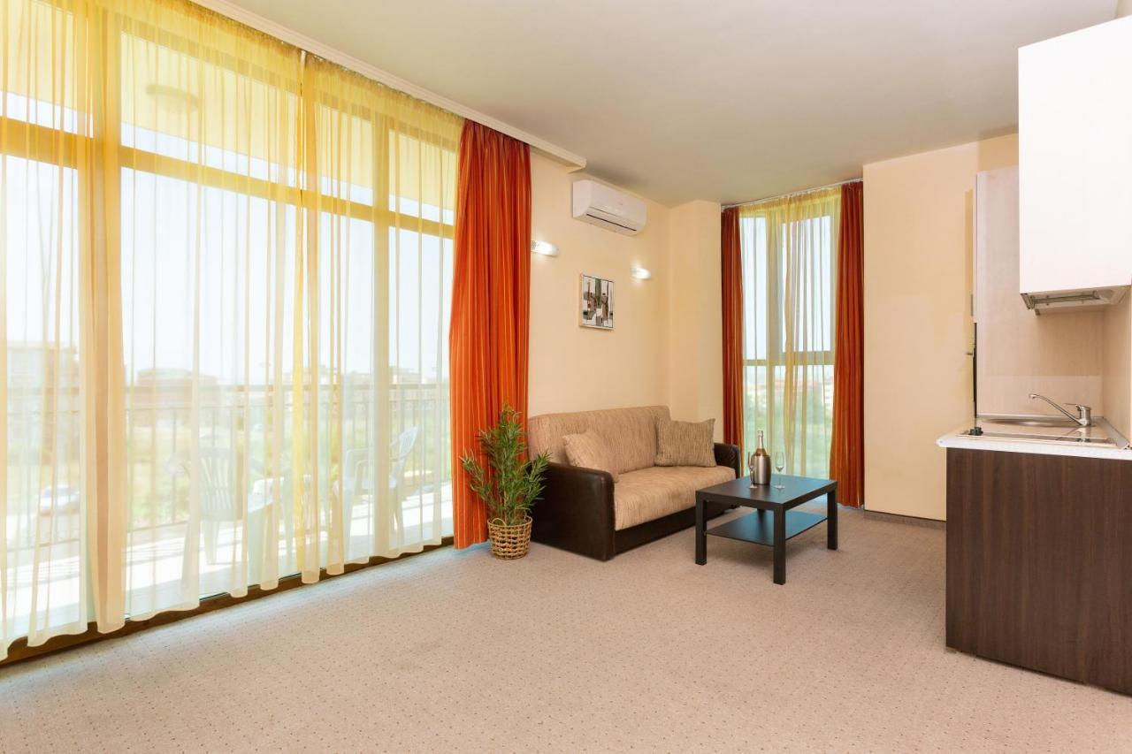 Hotel Julia Sveti Vlas Buitenkant foto