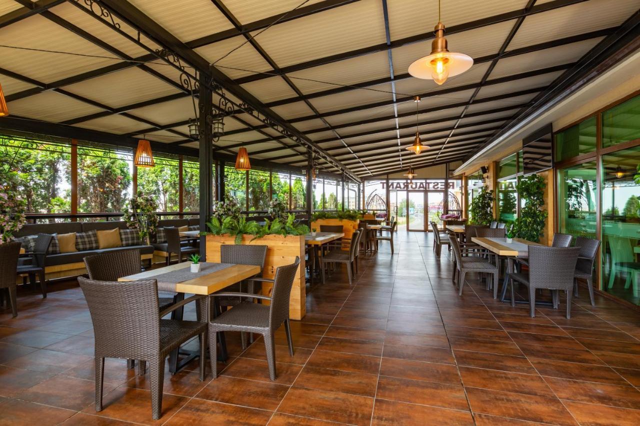 Hotel Julia Sveti Vlas Buitenkant foto