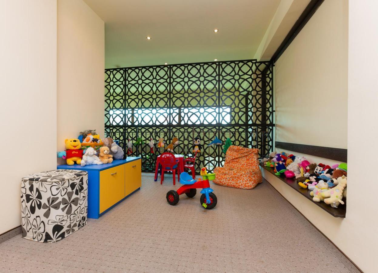 Hotel Julia Sveti Vlas Buitenkant foto