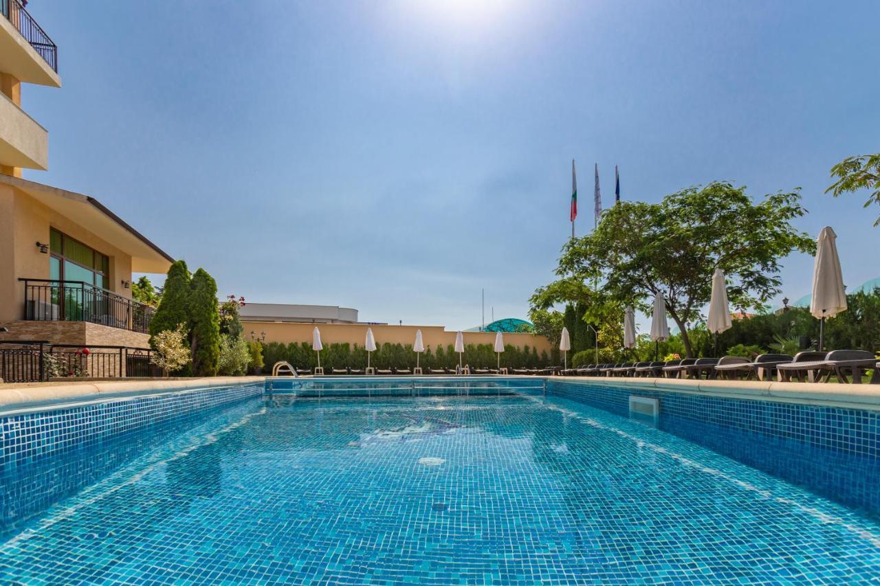 Hotel Julia Sveti Vlas Buitenkant foto