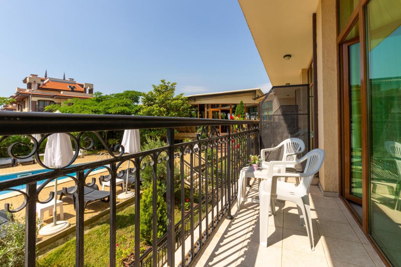 Hotel Julia Sveti Vlas Buitenkant foto