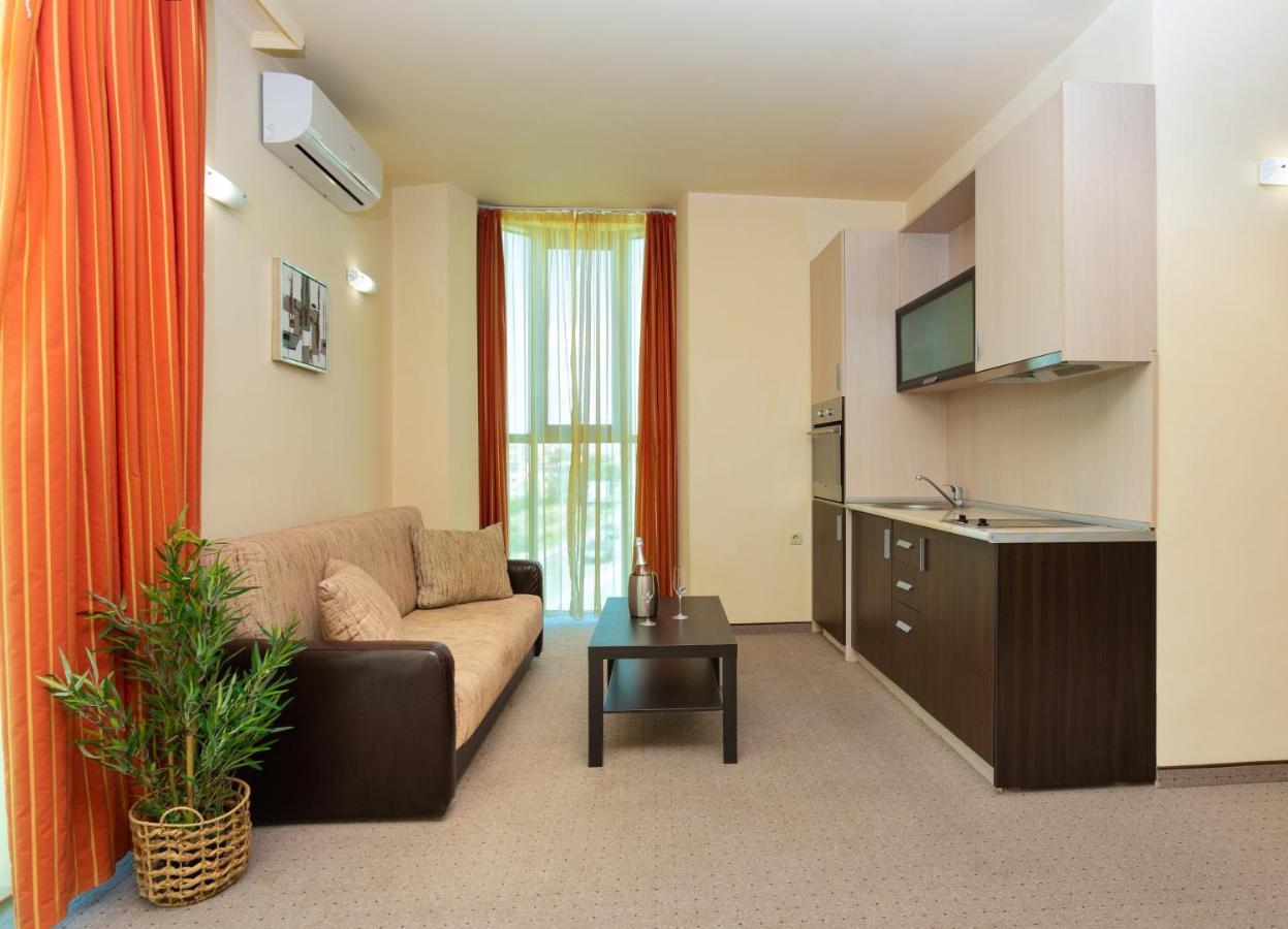 Hotel Julia Sveti Vlas Buitenkant foto