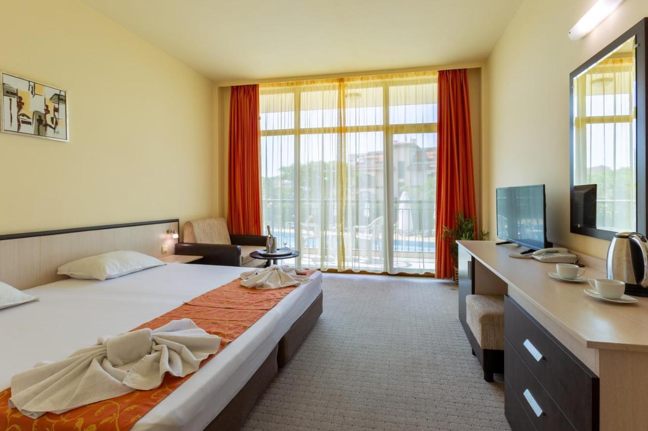 Hotel Julia Sveti Vlas Buitenkant foto