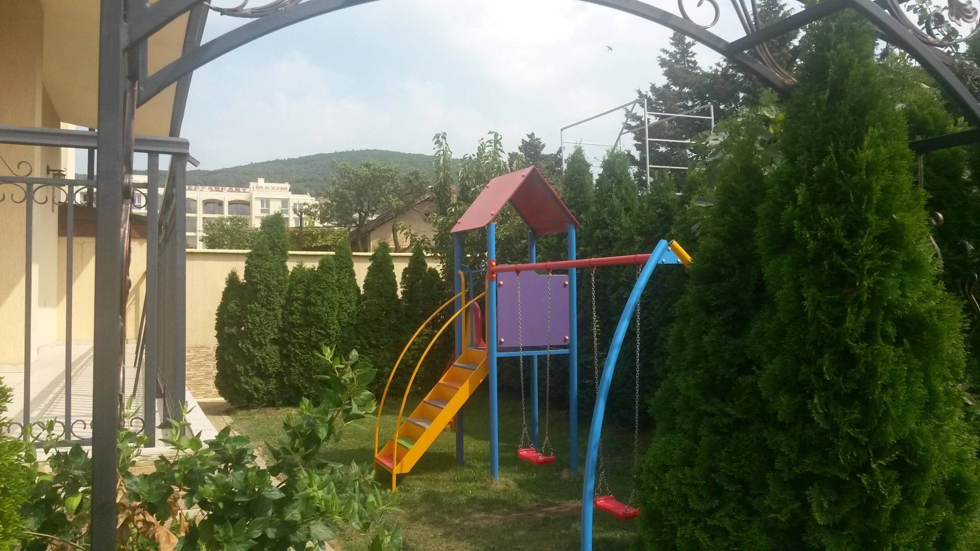 Hotel Julia Sveti Vlas Buitenkant foto